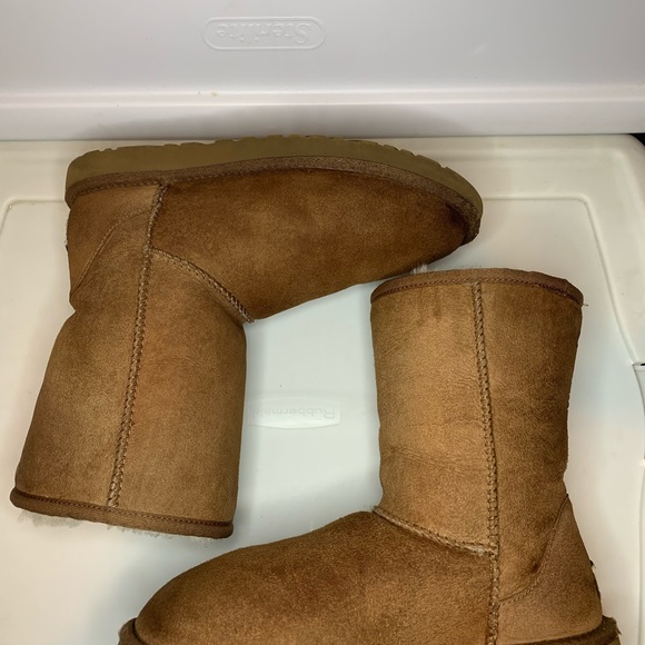 UGG Classic Short Sz 8 - Picture 8 of 12